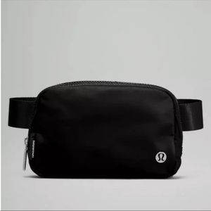 Lululemon Everywhere Belt Bag